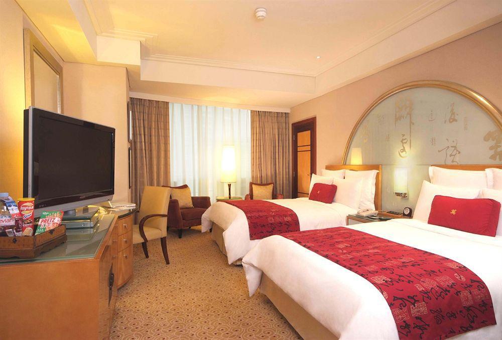 Renaissance Shanghai Pudong Hotel מראה חיצוני תמונה